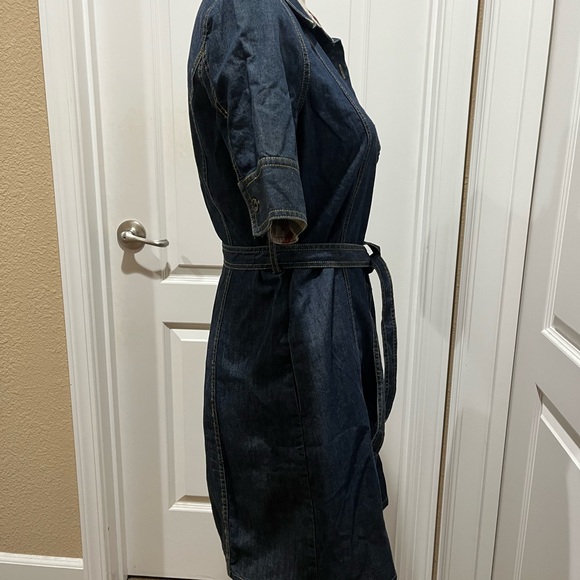 BURBERRY DENIM BUTTON UP DRESS - Picture 3 of 9